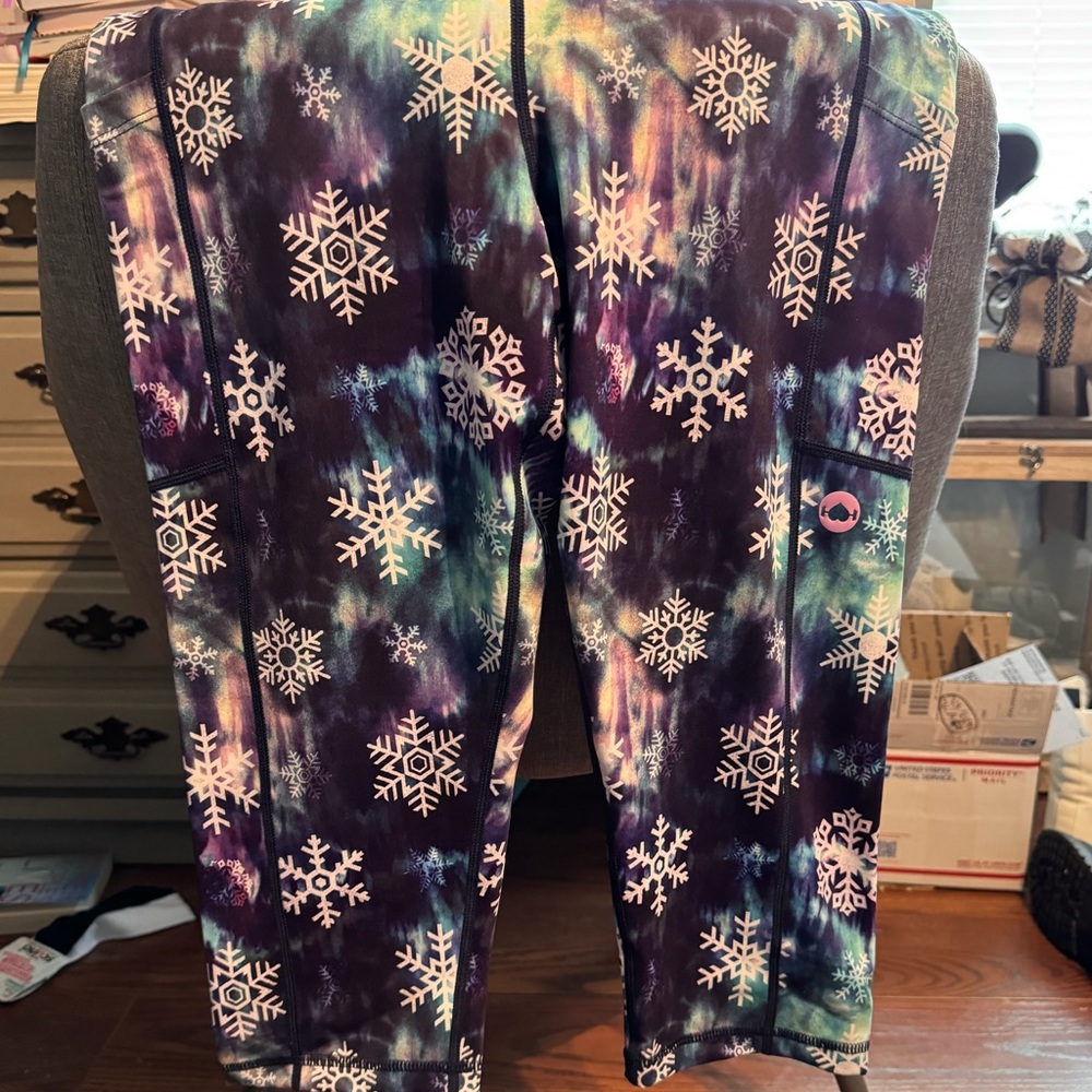 Has pockets!!!! - Picture 2 of 4